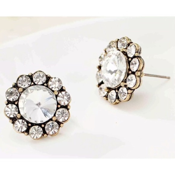 BEST SELLER-CLASSIC BRIDAL CRYSTAL POST Earrings #176 - Picture 1 of 4